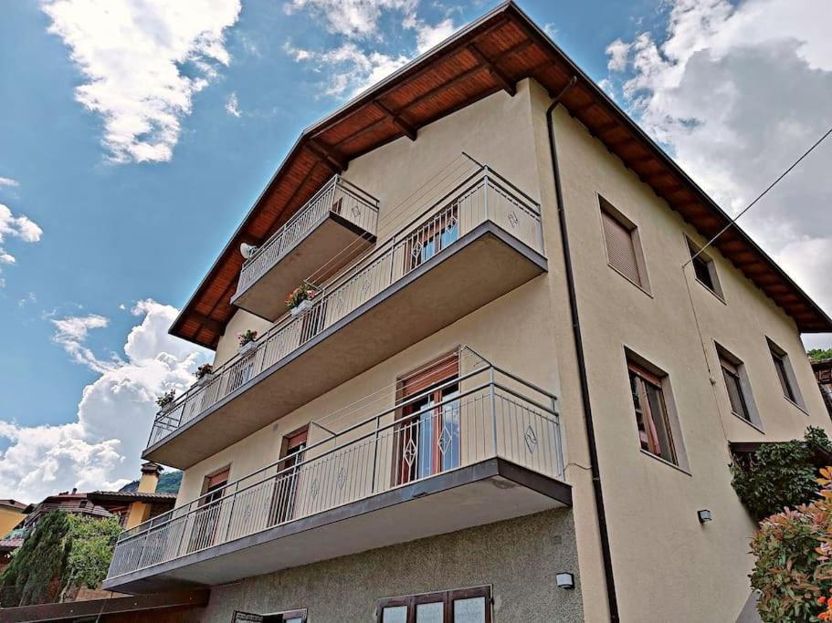 Brezza Di Lago Costa Volpino Exterior foto